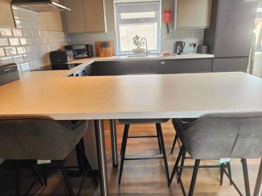 Sloane Modern 2 Bedroom Seafront Apartment Blackpool Exterior photo