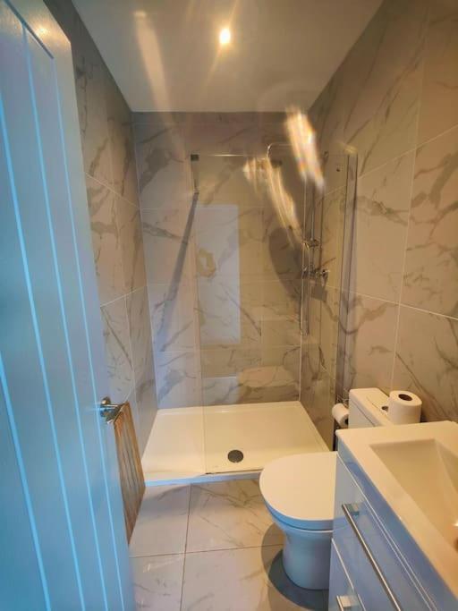 Sloane Modern 2 Bedroom Seafront Apartment Blackpool Exterior photo